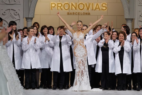 PRONOVIAS FASHION SHOW 2015: LA FÁBRICA DE LOS SUEÑOS pronovias2015_22_600x400 