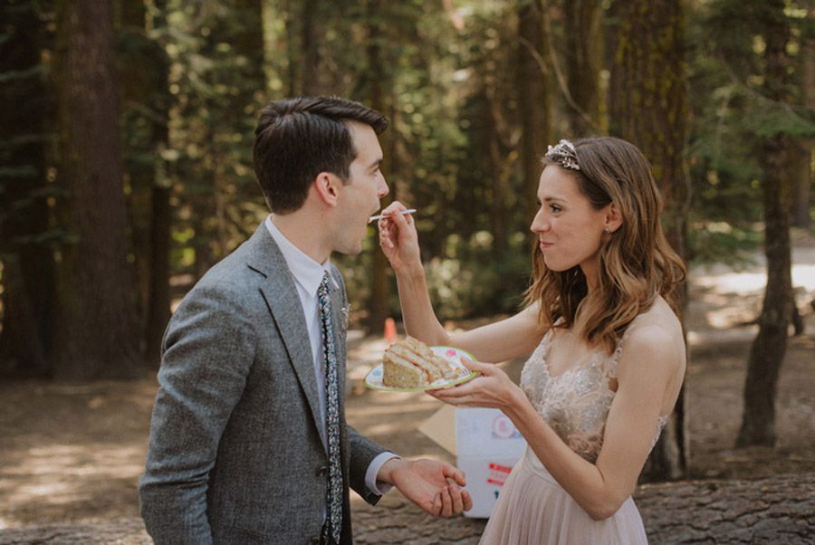 JULIA & JEFFREY: UNA SENCILLA BODA EN EL BOSQUE bodas-picnic 