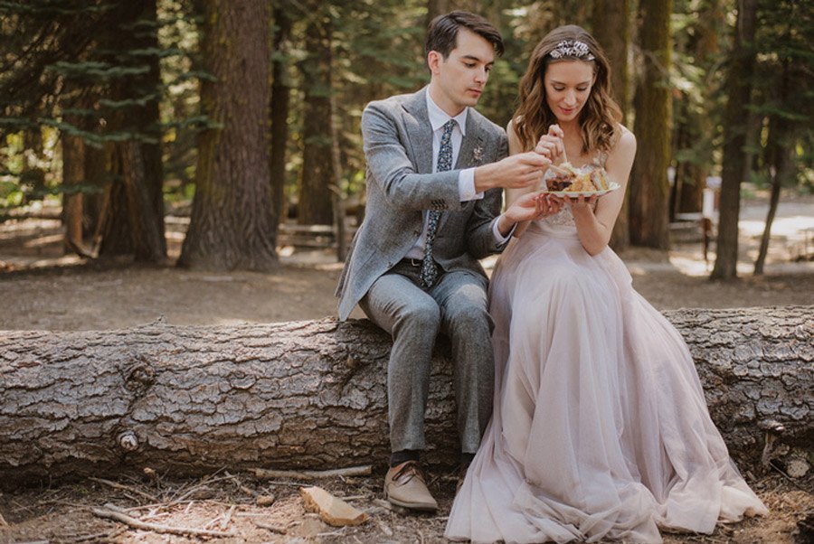 JULIA & JEFFREY: UNA SENCILLA BODA EN EL BOSQUE picnic-de-boda 