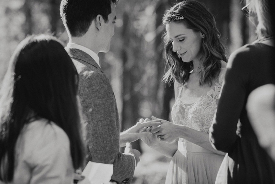 JULIA & JEFFREY: UNA SENCILLA BODA EN EL BOSQUE slow-bodas 