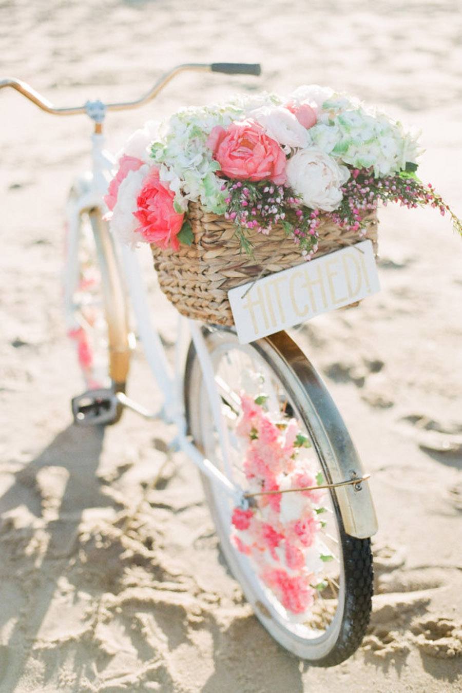 DIY: BICICLETA CON FLORES bici-boda-flores 