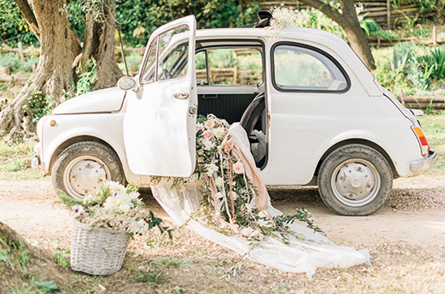 LLEGAR A TU BODA EN UN 600 seiscientos-coche-boda 