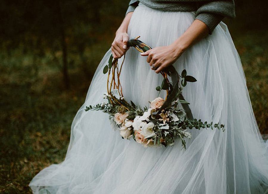 RAMOS DE NOVIA CON CORONAS DE FLORES ramo-de-novia-corona-flores 