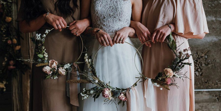 RAMOS DE NOVIA CON CORONAS DE FLORES ramos-novia-con-corona 