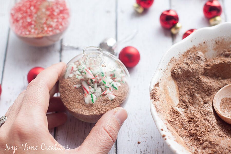 DIY: BOLAS DE NAVIDAD CON CHOCOLATE CALIENTE boda-invierno-tutorial 