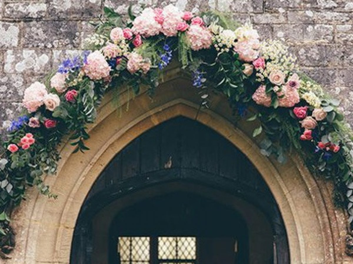 DECORACIÓN DE ENTRADA A LA IGLESIA - Blog de bodas de Una Boda Original DECORACIÓN DE ENTRADA A LA IGLESIA - Blog de bodas de Una Boda Original