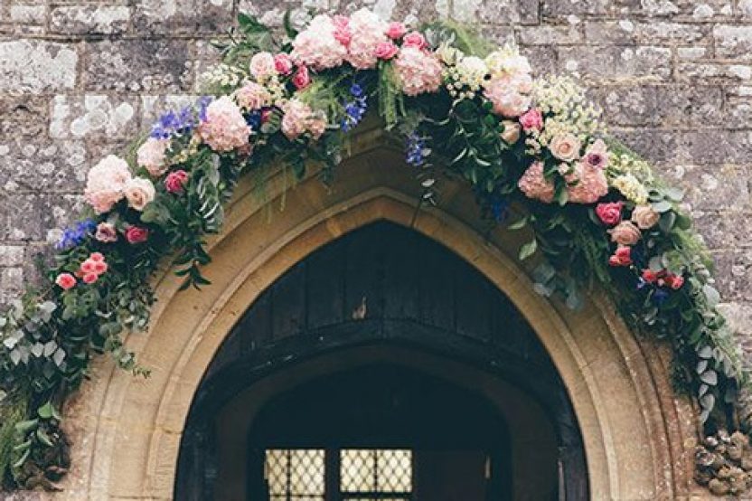 DECORACIÓN DE ENTRADA A LA IGLESIA