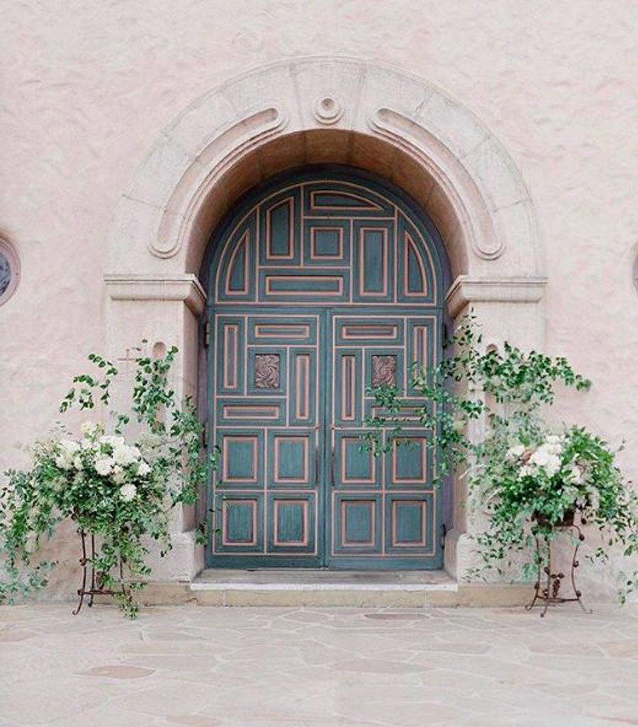 DECORACIÓN DE ENTRADA A LA IGLESIA iglesias-decoracion-boda 