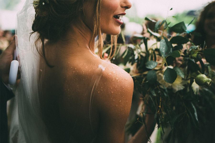 BODA LLUVIOSA, NOVIA DICHOSA novia-lluvia 