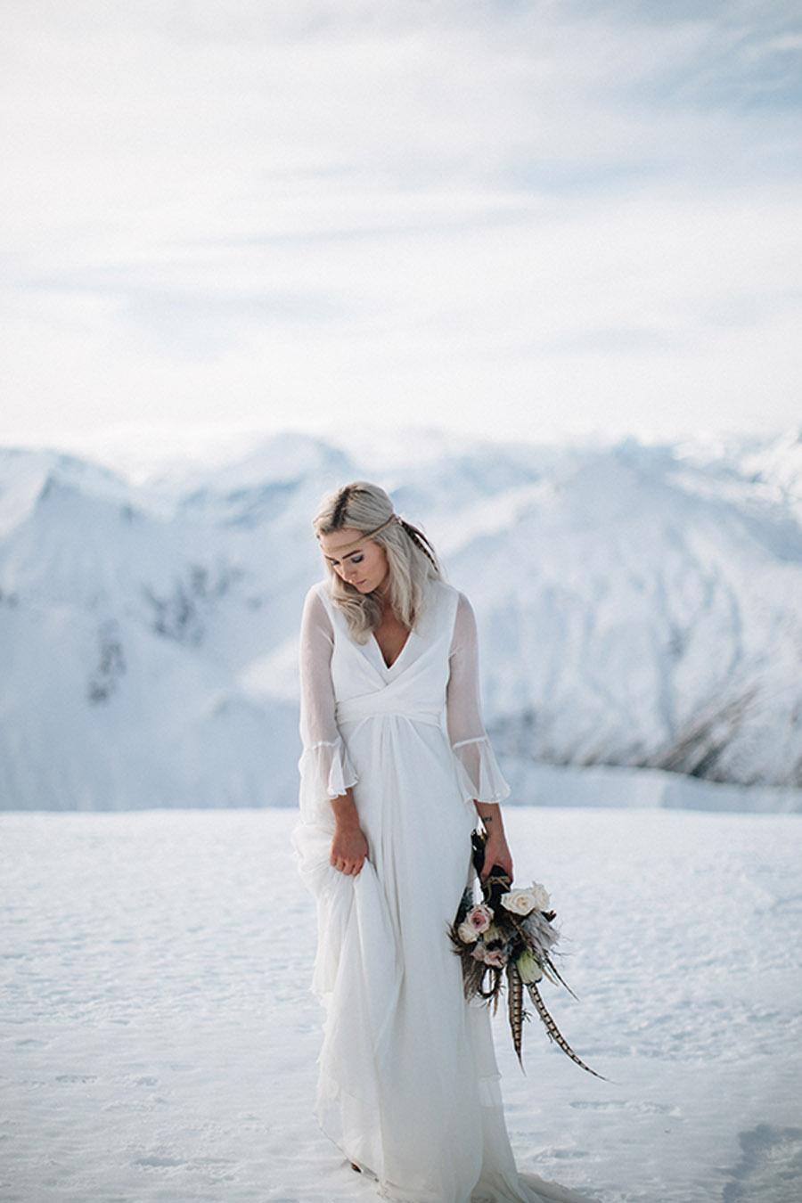 SESIÓN DE BODA EN ALTA MONTAÑA novia-nieve 