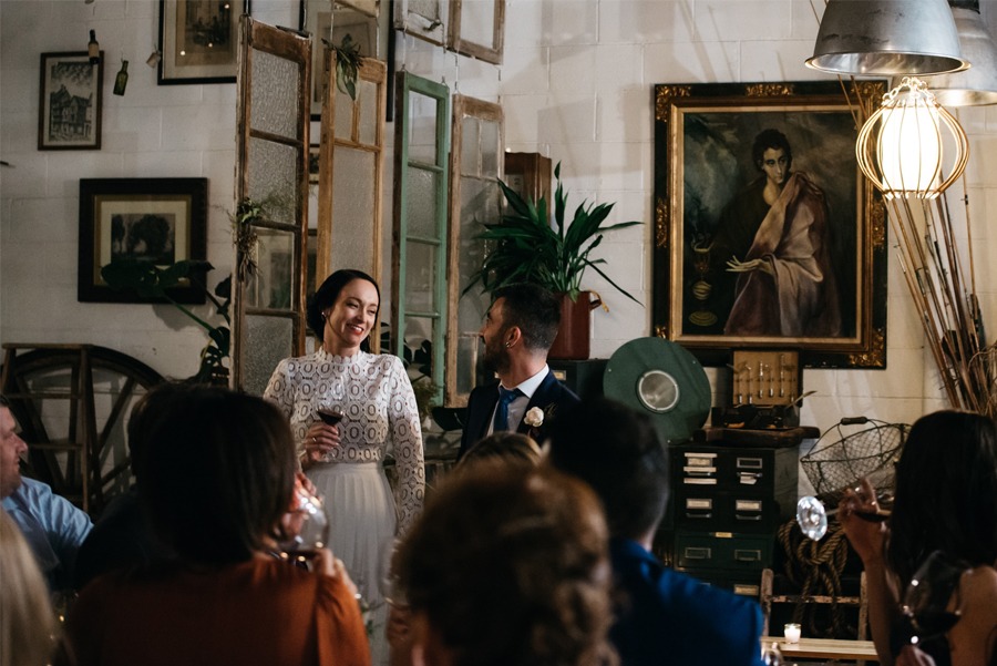 NATASHA & RAMON: ROMÁNTICA BODA EN UN ESPACIO SINGULAR boda-invitados 