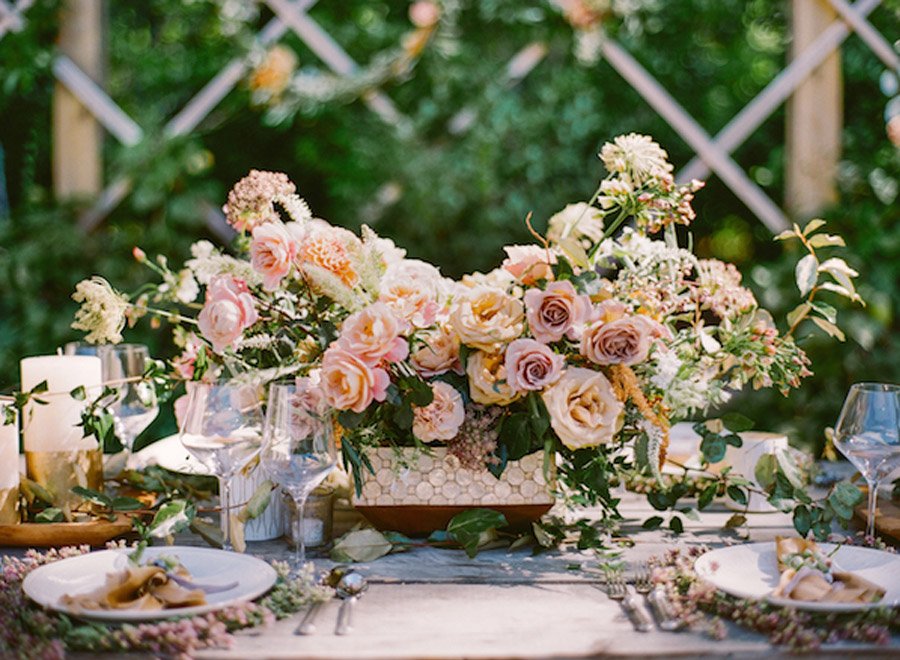 NOSTÁLGICA DECORACIÓN DE MESA rosas-decoracion-boda 