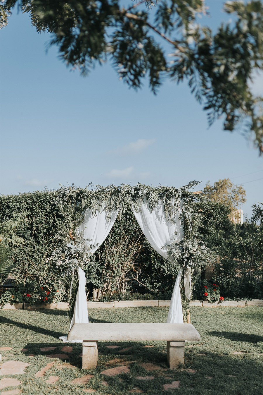 VALME & PHILIPP: UNA BODA CON MAGIA arco-ceremonia 