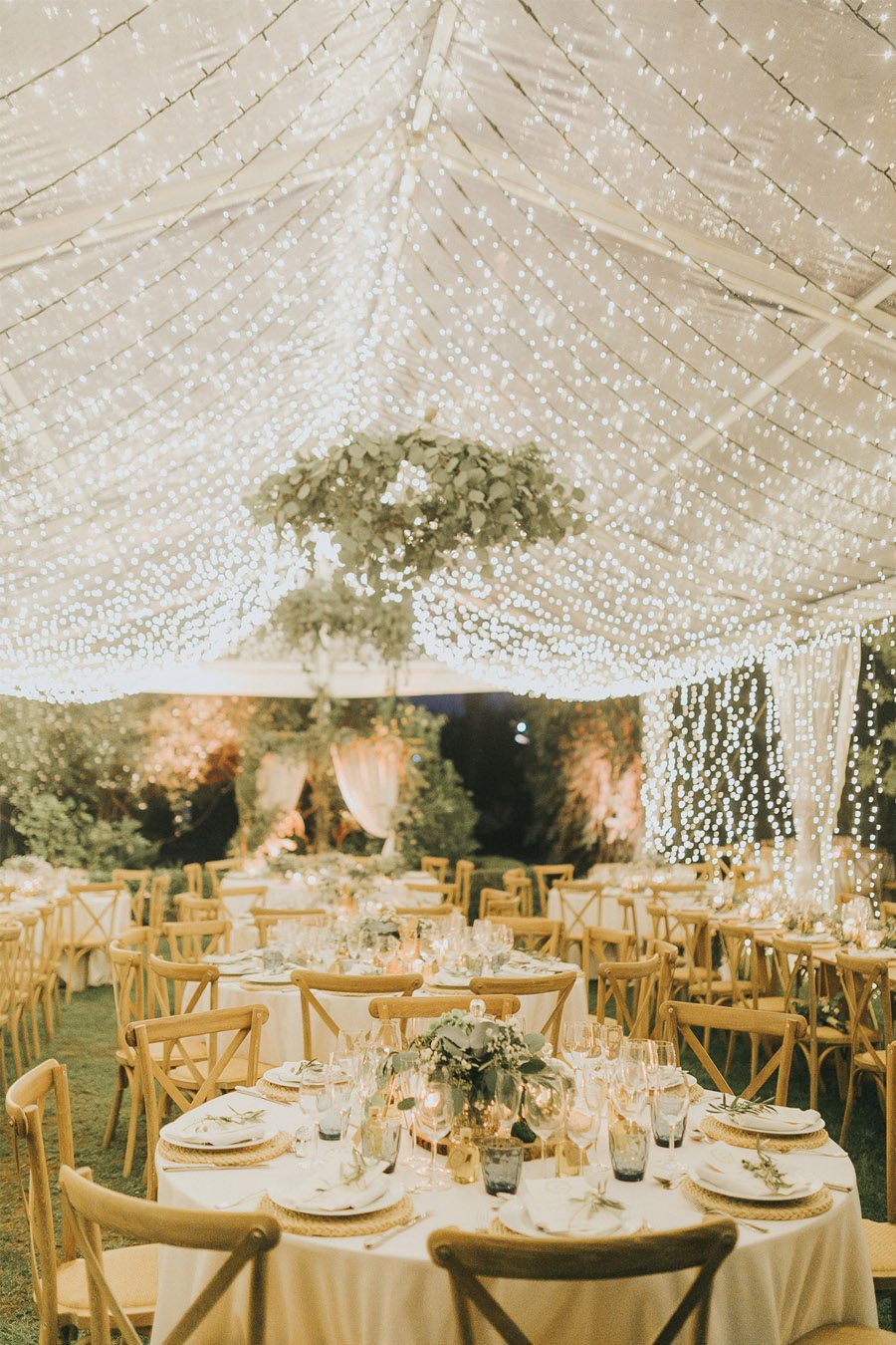 VALME & PHILIPP: UNA BODA CON MAGIA luces-boda 