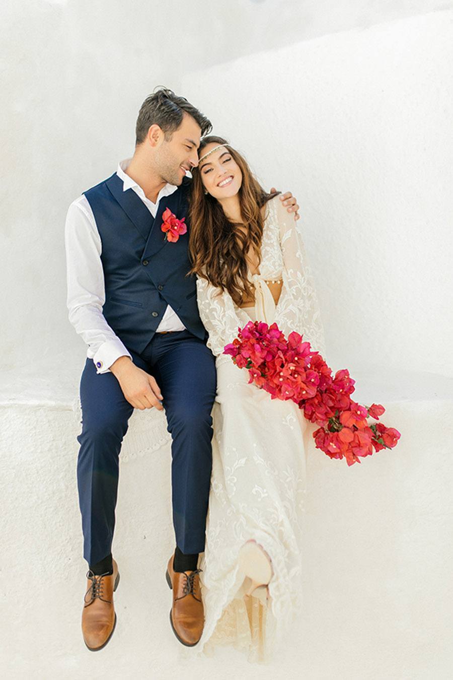 UNA BODA GRIEGA JUNTO AL MAR novios-boda-boho 