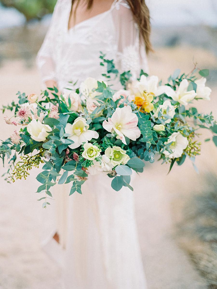 INSPIRACIÓN BOHEMIA EN EL DESIERTO ramo-novia-boho 