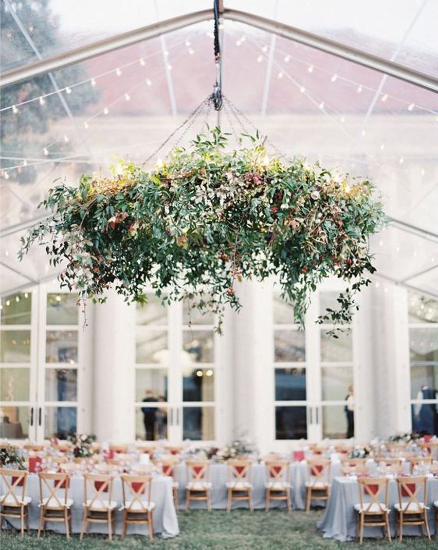 INSPIRACIÓN: CANDELABROS DE FLORES SUSPENDIDOS candelabro-de-flores-boda 