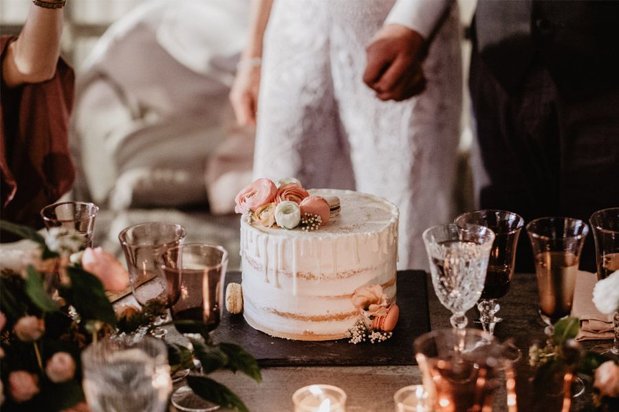 GEMA & RAMÓN: CUANDO EL TIEMPO HACE MÁS GRANDE EL AMOR pastel-boda 