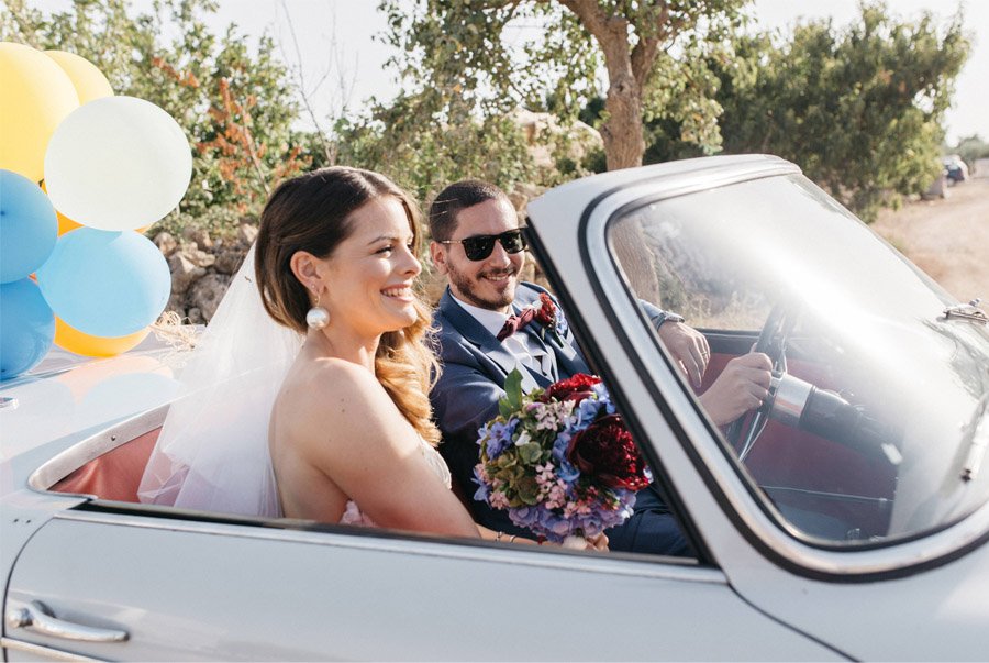 DAN & EMMA: BODA AL SUR DE ITALIA coche-boda 