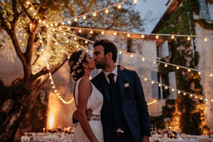 MARINA & PIERRE: INCREÍBLE FIN DE SEMANA DE BODA (II) beso-novios 