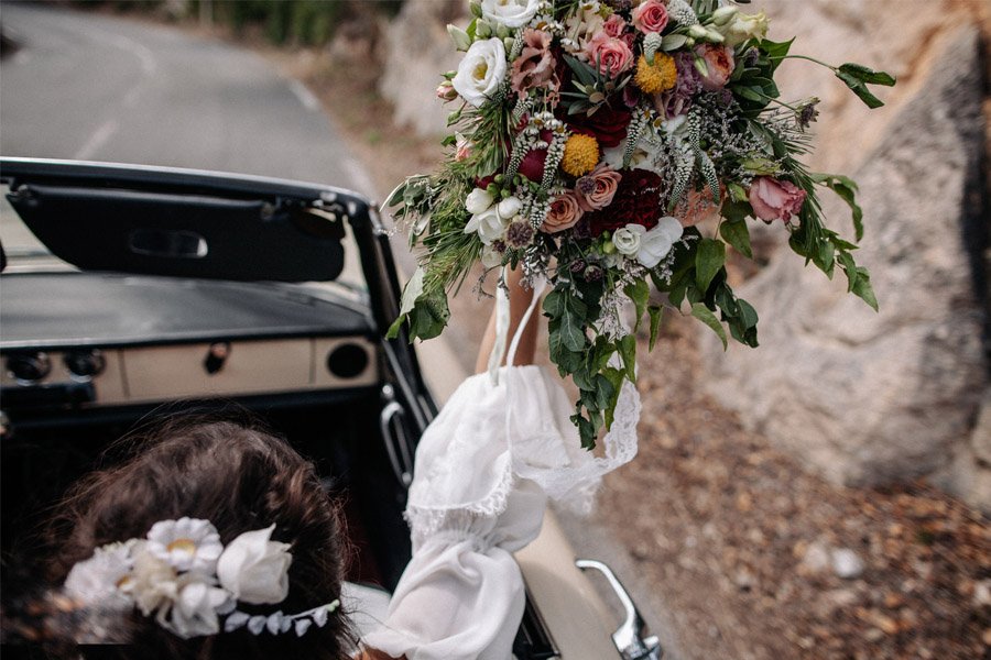 MARINA & PIERRE: INCREÍBLE FIN DE SEMANA DE BODA (I) novios-coche 