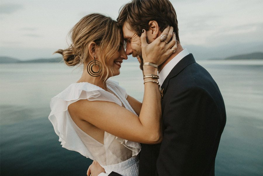 UNA BODA CON SABOR A OTOÑO pareja-novios-otoño 