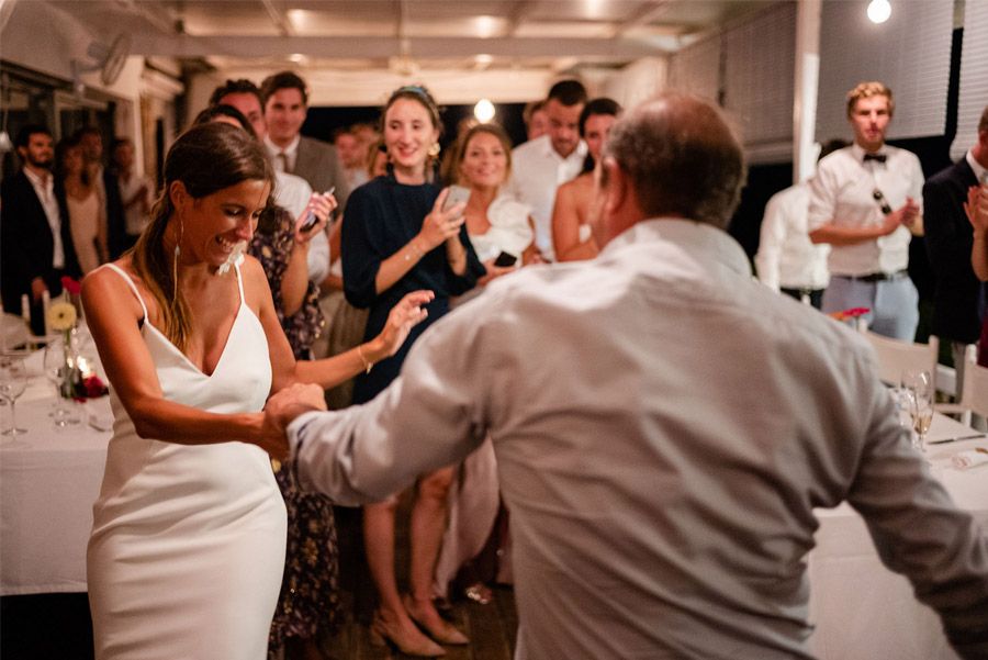 MARIE & JULES: DE NAMIBIA A FORMENTERA (PARTE II) baile-padre-novia 