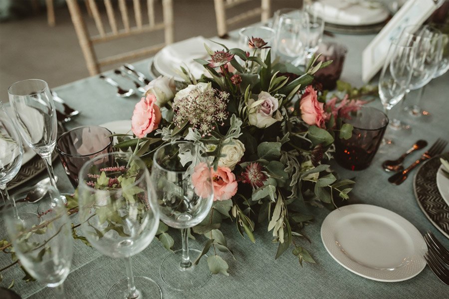 SARA & RAMÓN: UNA BODA LLENA DE SORPRESAS deco-mesa-boda 