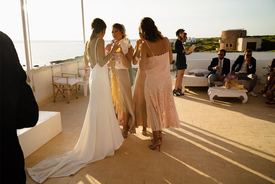 MARIE & JULES: DE NAMIBIA A FORMENTERA (PARTE II) invitadas-boda 