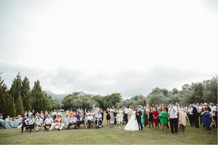 SARA & RAMÓN: UNA BODA LLENA DE SORPRESAS invitados-boda 