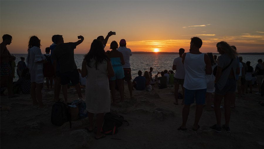 MARIE & JULES: DE NAMIBIA A FORMENTERA (Parte I) invitados-preboda 