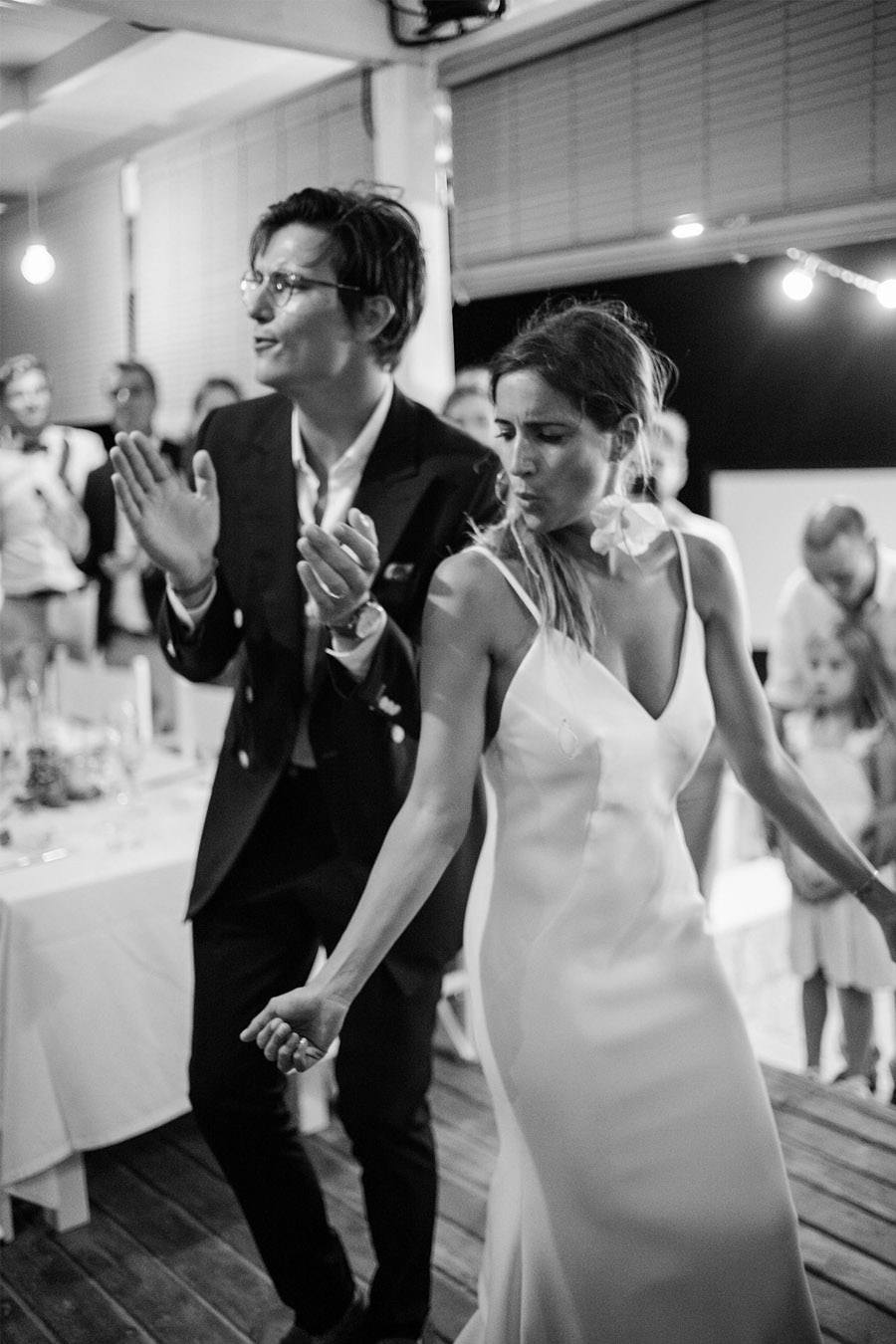 MARIE & JULES: DE NAMIBIA A FORMENTERA (PARTE II) novios-baile-1 