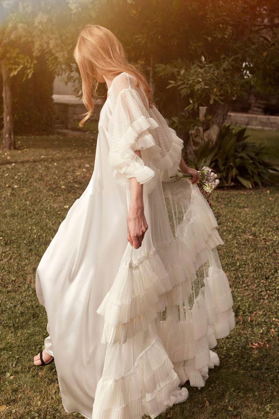 WHITE, NUEVA LÍNEA PARA NOVIAS DE COOSY coosy-vestido-de-novia 