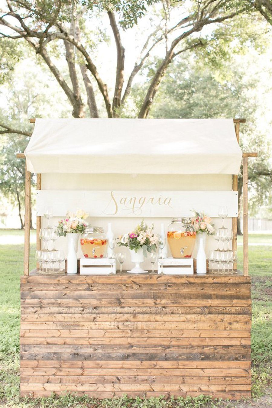 5 CÓRNERS DE BEBIDAS ORIGINALES PARA TU BODA sangria-boda 