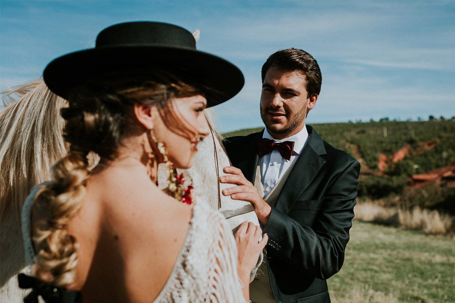 LAS COSAS DEL QUERER sombrero-novia 