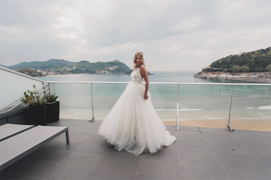 DAVID & ANDREA: DESTINATION ELOPEMENT WEDDING EN SAN SEBASTIÁN novia 