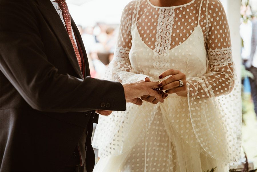 ALFONSO & TANIA: UNIDOS POR EL AMOR Y EL DEPORTE alianzas-boda 