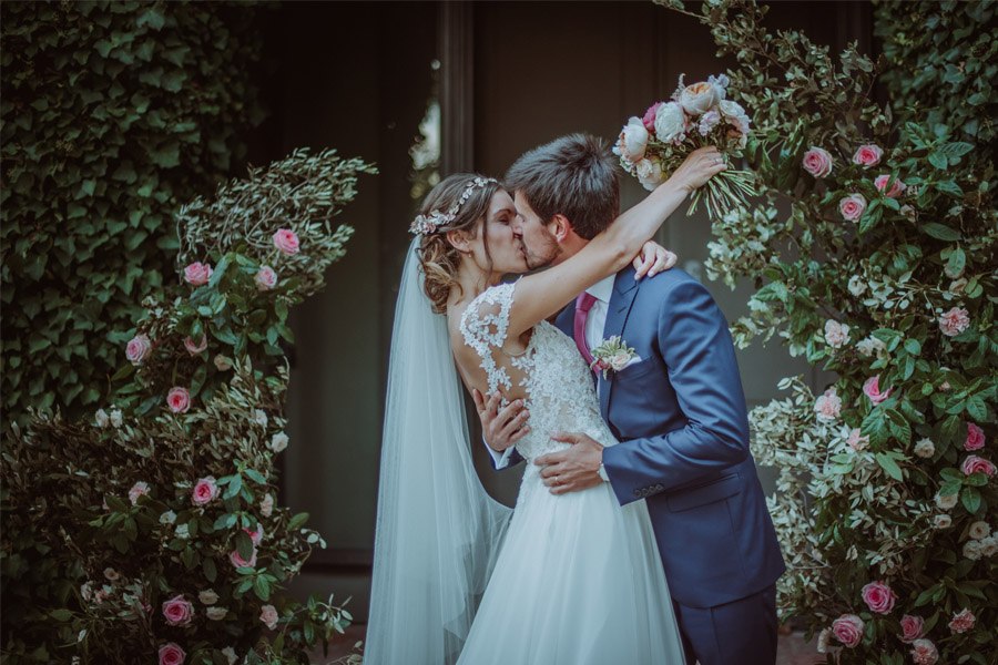 GERARD & YOLANDA: PENGUINS WEDDING beso-novios 