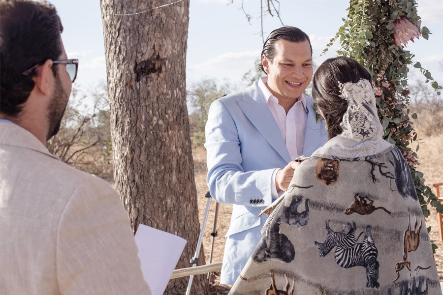 VALENTINA & OMAR: SAFARI WEDDING ceremonia-novios 