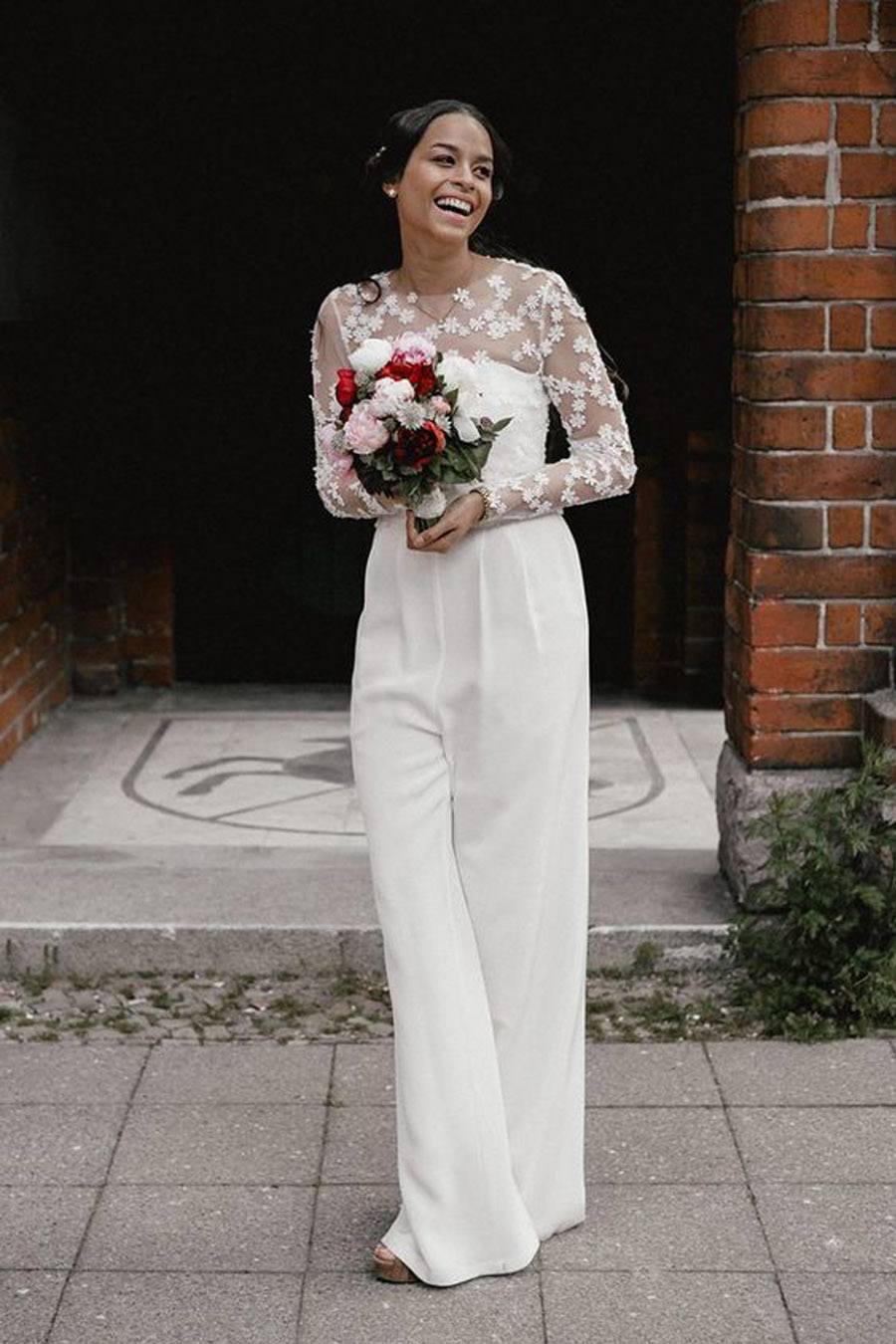 NOVIAS CON JUMPSUIT mono-novia 