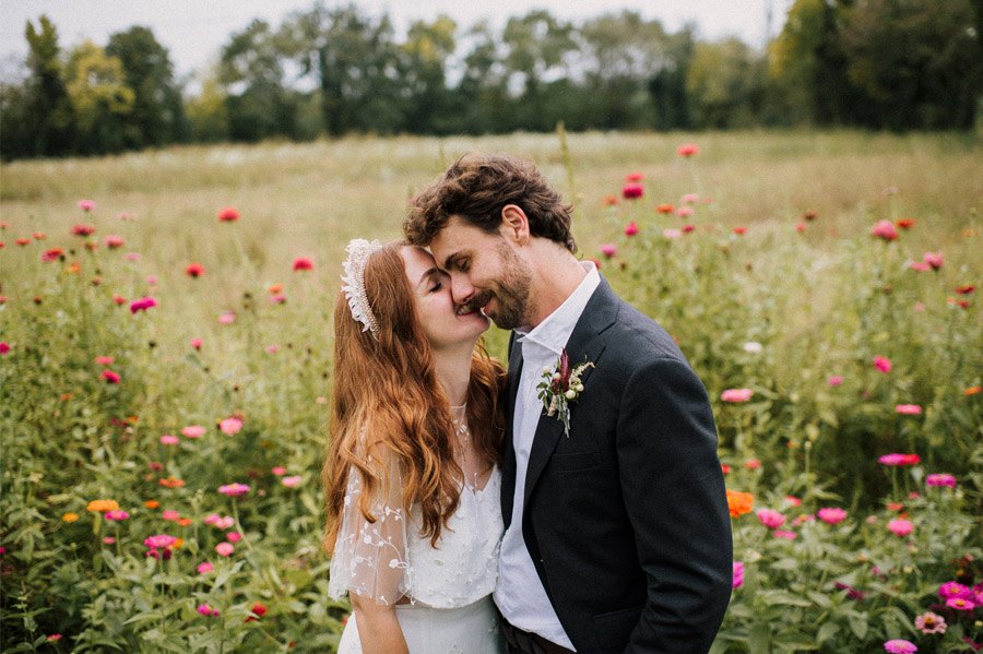 CLARA & TOMMY: BODA EN EL EMPORDÀ novios-fotos 