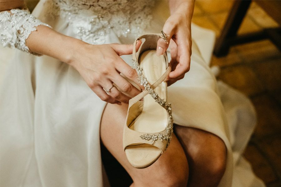 MARÍA & PABLO: EL DESTINO zapatos-novia 