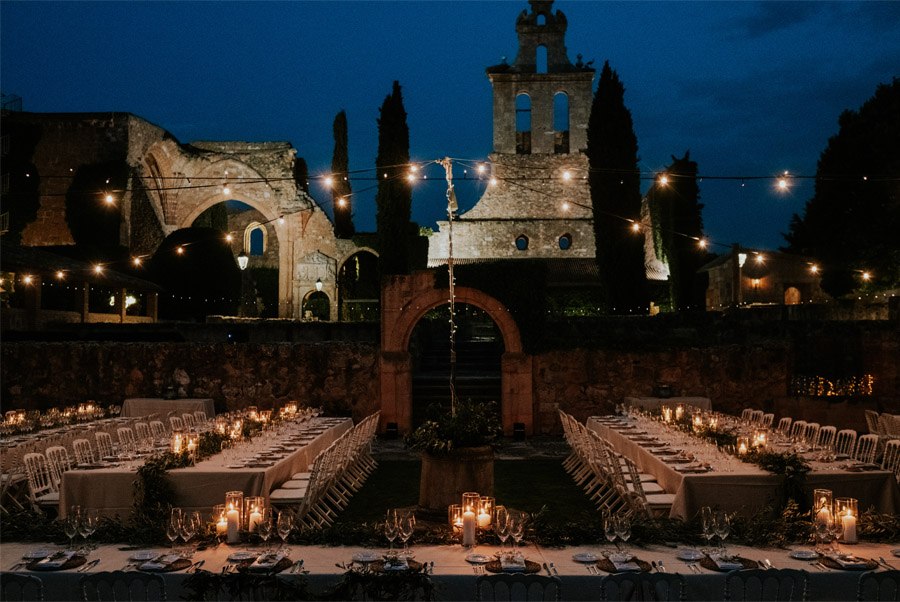 ANDREA & ADRIANO: UNA BODA LLENA DE LUZ deco-mesas-boda 