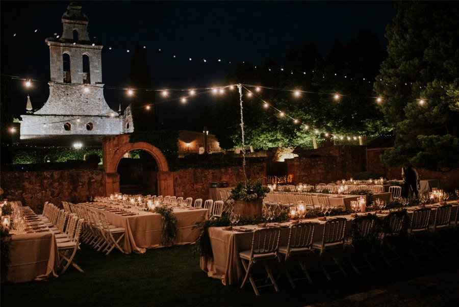 ANDREA & ADRIANO: UNA BODA LLENA DE LUZ iluminacion-boda 