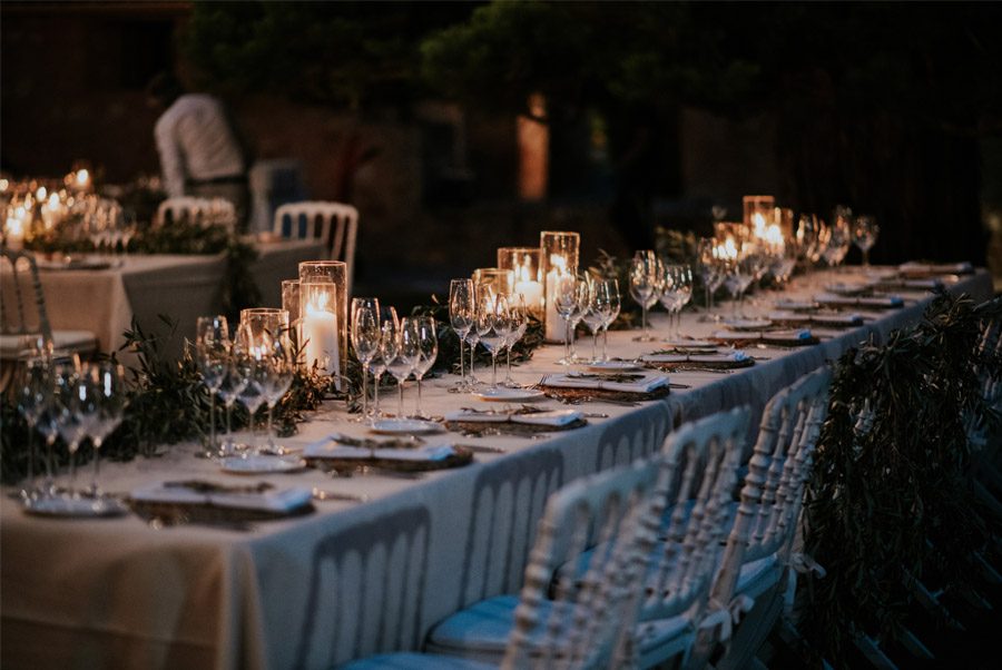 ANDREA & ADRIANO: UNA BODA LLENA DE LUZ mesas-boda 