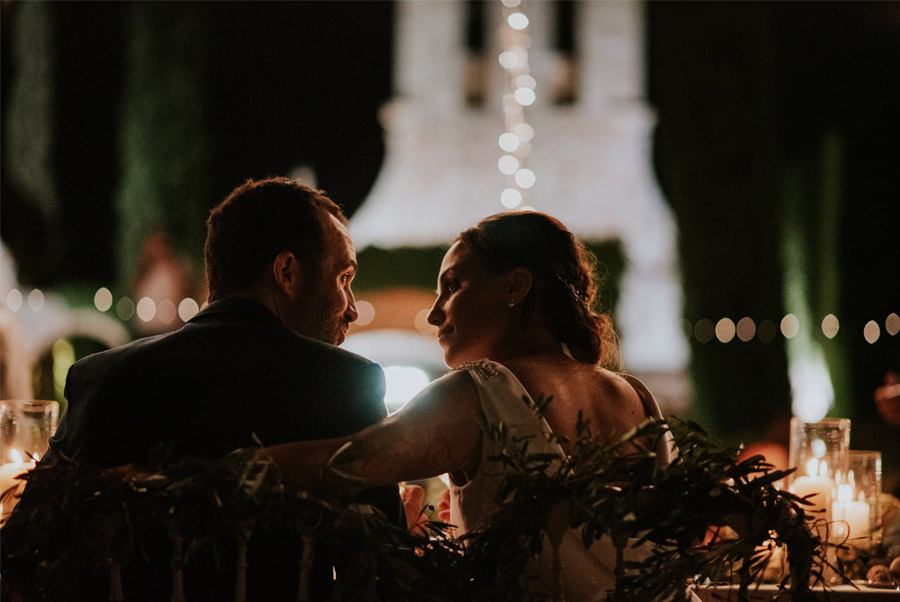 ANDREA & ADRIANO: UNA BODA LLENA DE LUZ novios-banquete 