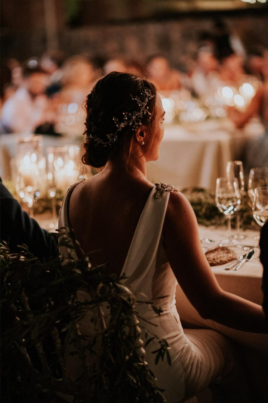 ANDREA & ADRIANO: UNA BODA LLENA DE LUZ vestido-novia-1 