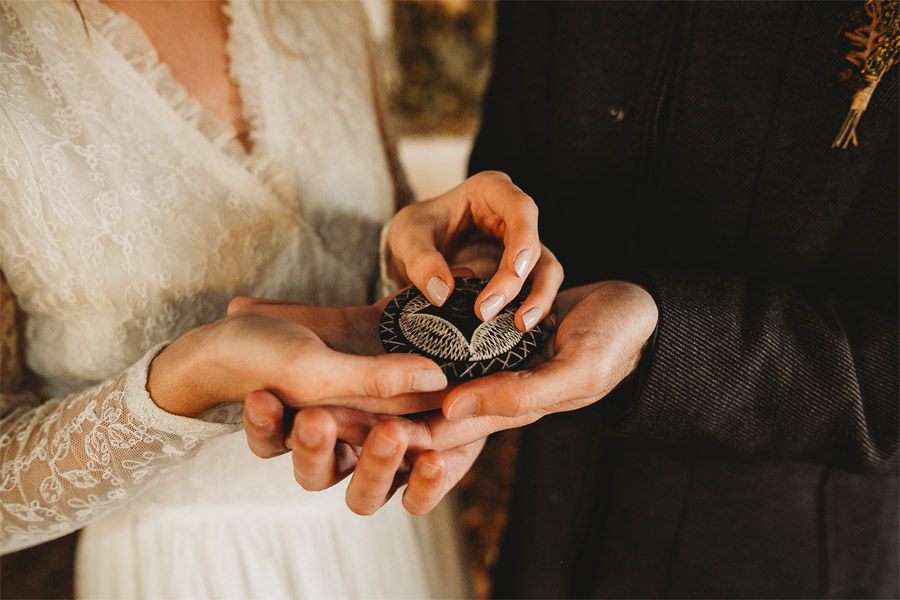 MARTA & BRUNO: EARTH alianzas-boda 