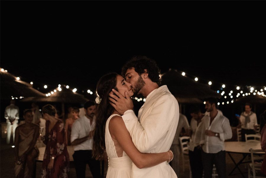 SERENA & MASSIMO: AMOR DE VERANO abrazo-novios-1 