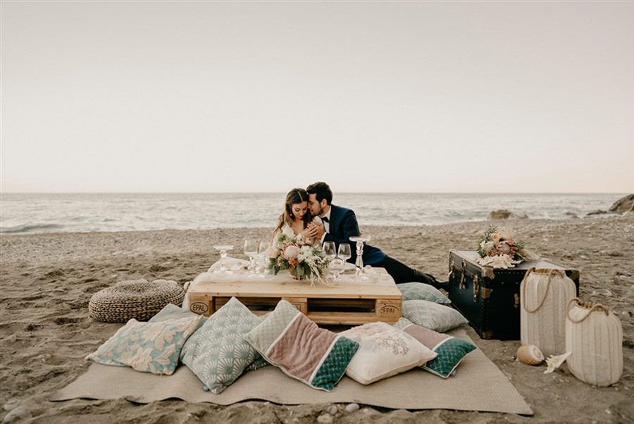 KAIROS, EL ARTE DE BUSCAR EL MOMENTO ADECUADO boda-playa-editorial 